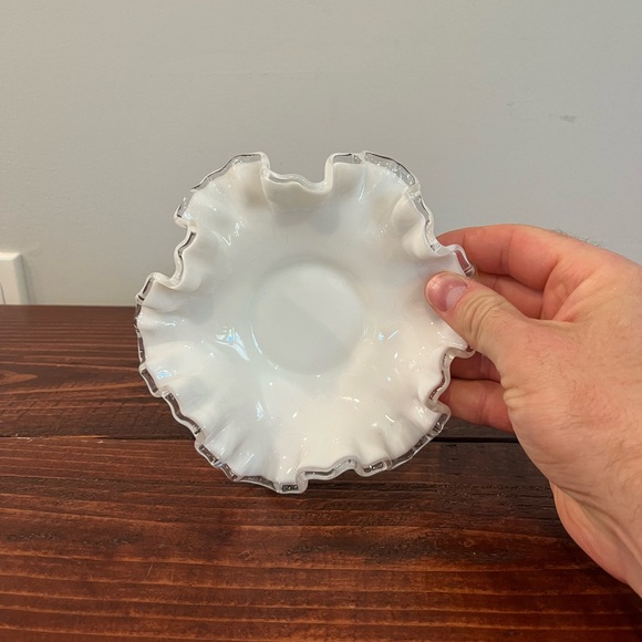 Fenton Style Glass Bowl Dish White Trinket Key Candy Home Knick Knack Vintage - Picture 2 of 5